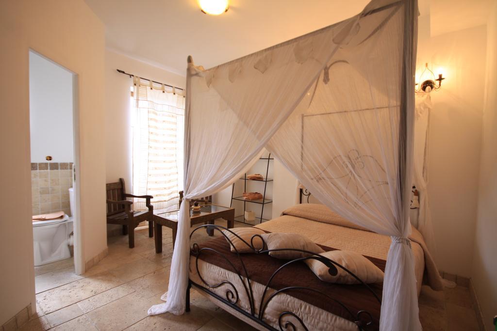 Bed and Breakfast Aux Bords Du Temps Zonza Exterior foto
